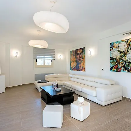 Villa Girasole: Contemporary Corfu Retreat With Artful Decor *