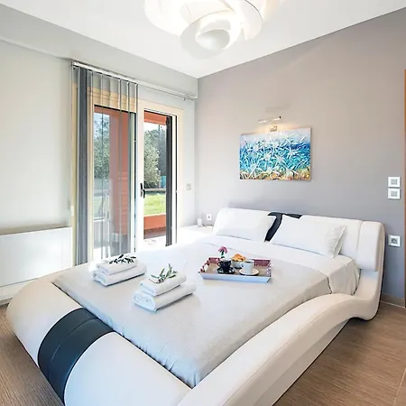 Contemporary Corfu Retreat 3 Bedrooms Girasole Artful Decor * Dafnila