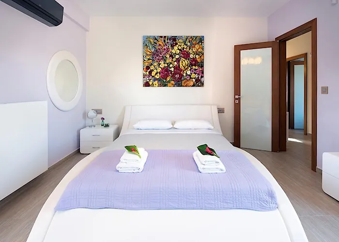 ヴィラ Contemporary Corfu Retreat 3 Bedrooms Girasole Artful Decor *