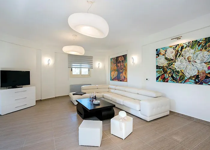 Contemporary Corfu Retreat 3 Bedrooms Girasole Artful Decor *