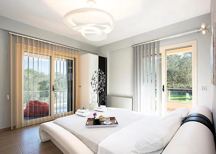ヴィラ Contemporary Corfu Retreat 3 Bedrooms Girasole Artful Decor