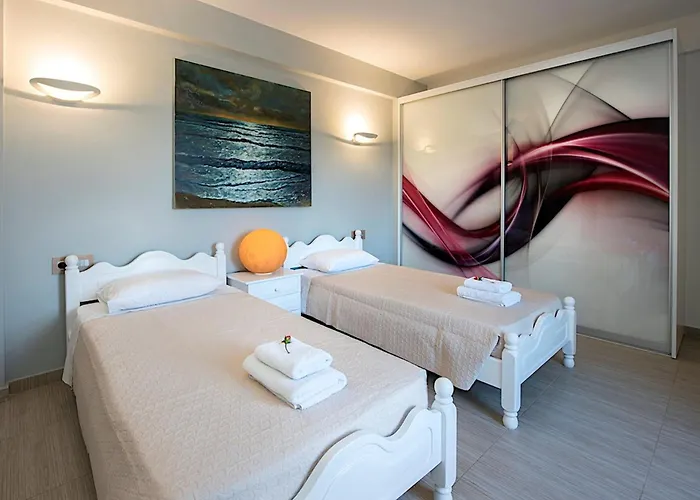 ヴィラ Contemporary Corfu Retreat 3 Bedrooms Girasole Artful Decor